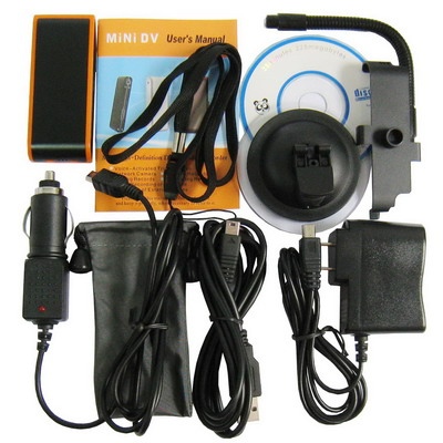Автомобильный видеорегистратор с циклической записью и режимом голосовой активации M-DV100
